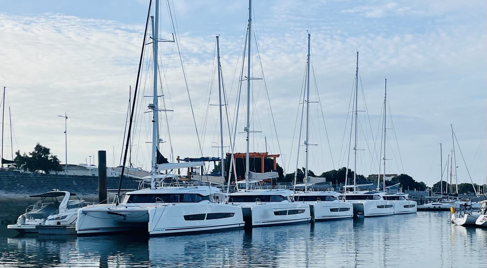 Catamarans Fountaine Pajot au port des Minimes